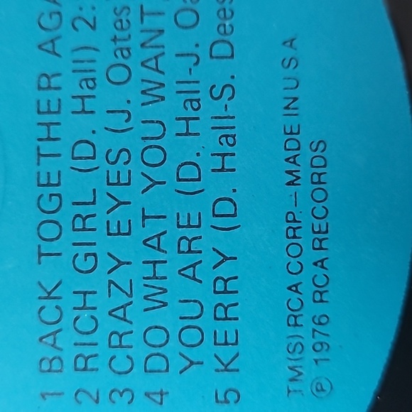 1976 Hall & Oates Vintage Vinyl Bigger Than Both of Us, Poster Included - Picture 15 of 16